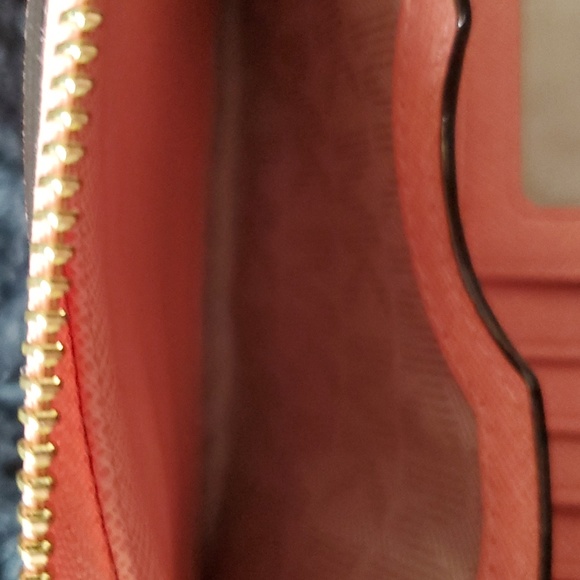 Michael Kors EUC Peach Wallet - Picture 7 of 7